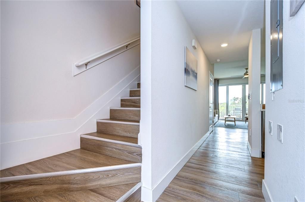 Active With Contract: $299,000 (2 beds, 2 baths, 1258 Square Feet)