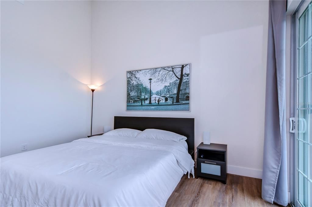 Active With Contract: $299,000 (2 beds, 2 baths, 1258 Square Feet)