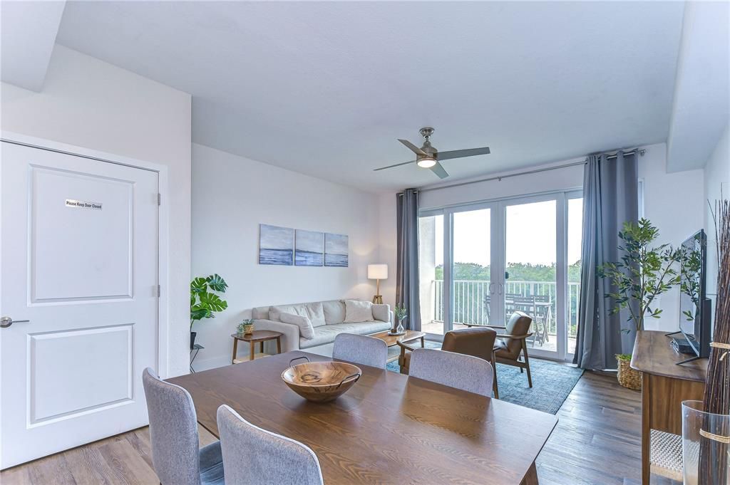 Active With Contract: $299,000 (2 beds, 2 baths, 1258 Square Feet)