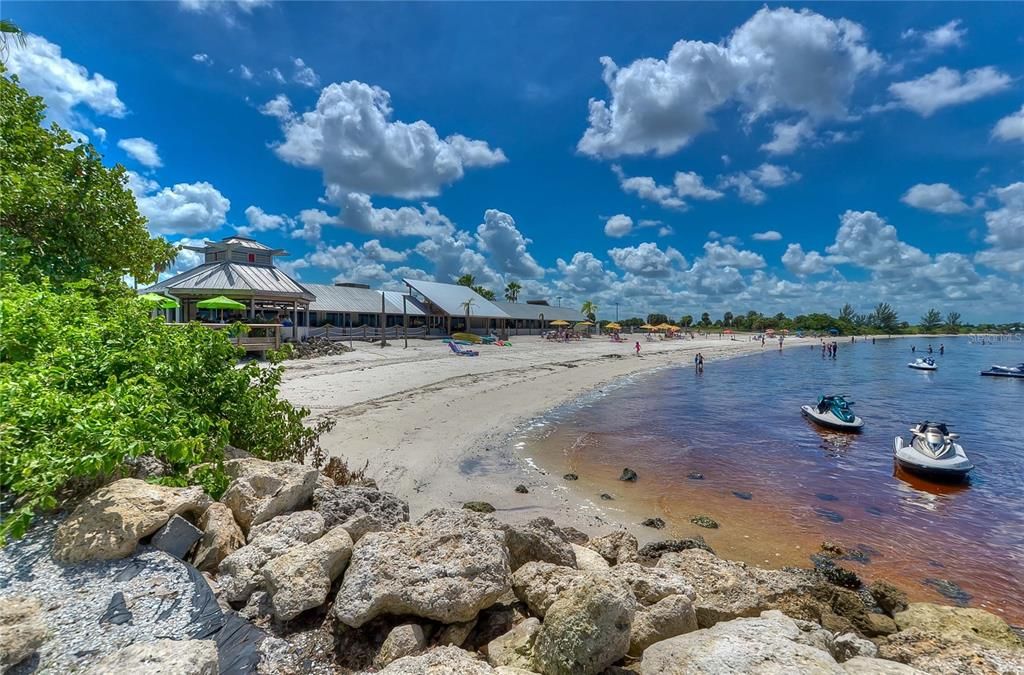 Active With Contract: $299,000 (2 beds, 2 baths, 1258 Square Feet)