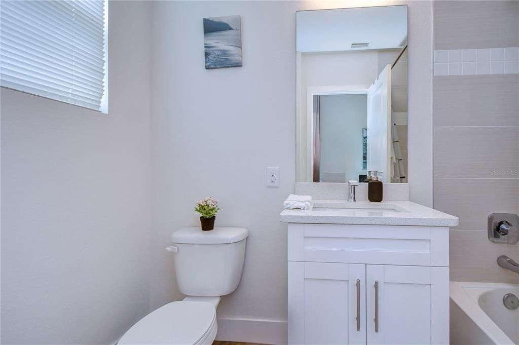 Active With Contract: $299,000 (2 beds, 2 baths, 1258 Square Feet)