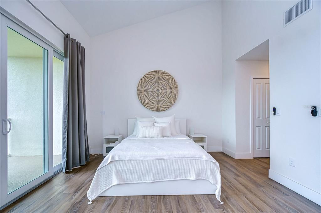 Active With Contract: $299,000 (2 beds, 2 baths, 1258 Square Feet)