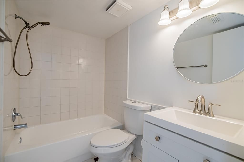 待售: $345,000 (4 贝兹, 2 浴室, 1308 平方英尺)