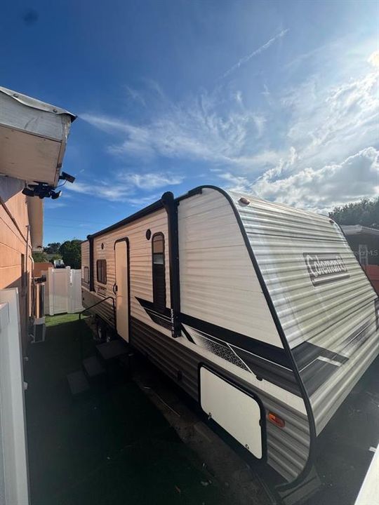 Active With Contract: $415,000 (4 beds, 2 baths, 1285 Square Feet)