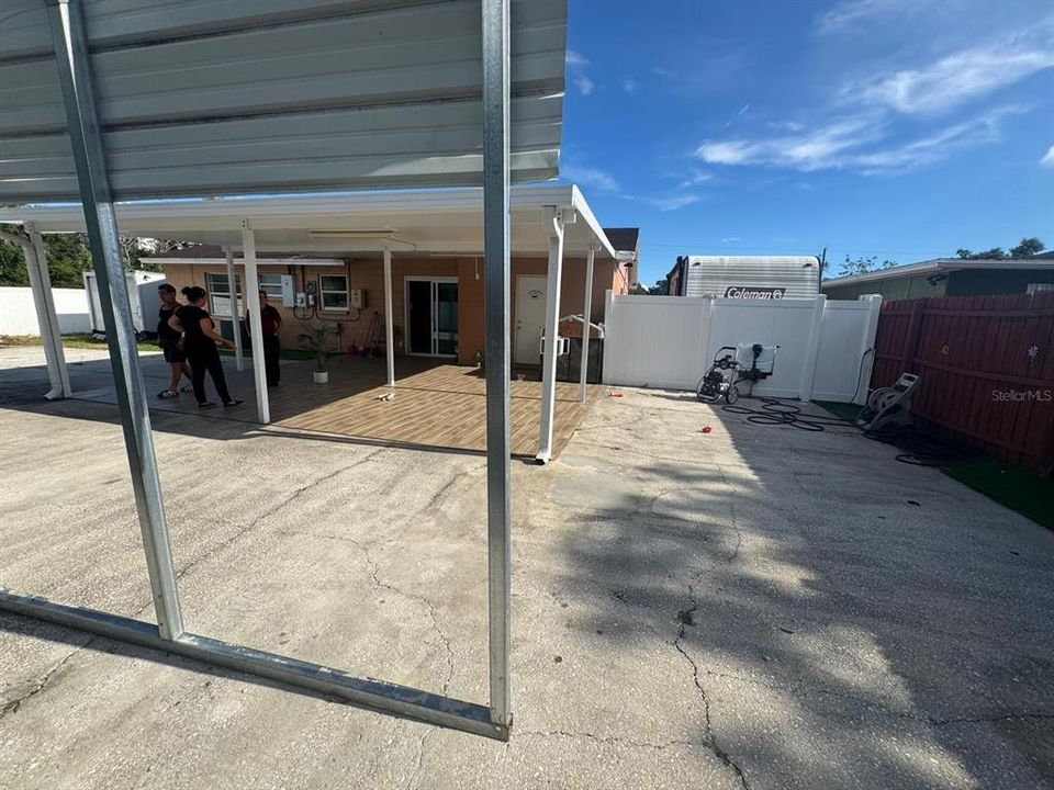 Active With Contract: $415,000 (4 beds, 2 baths, 1285 Square Feet)