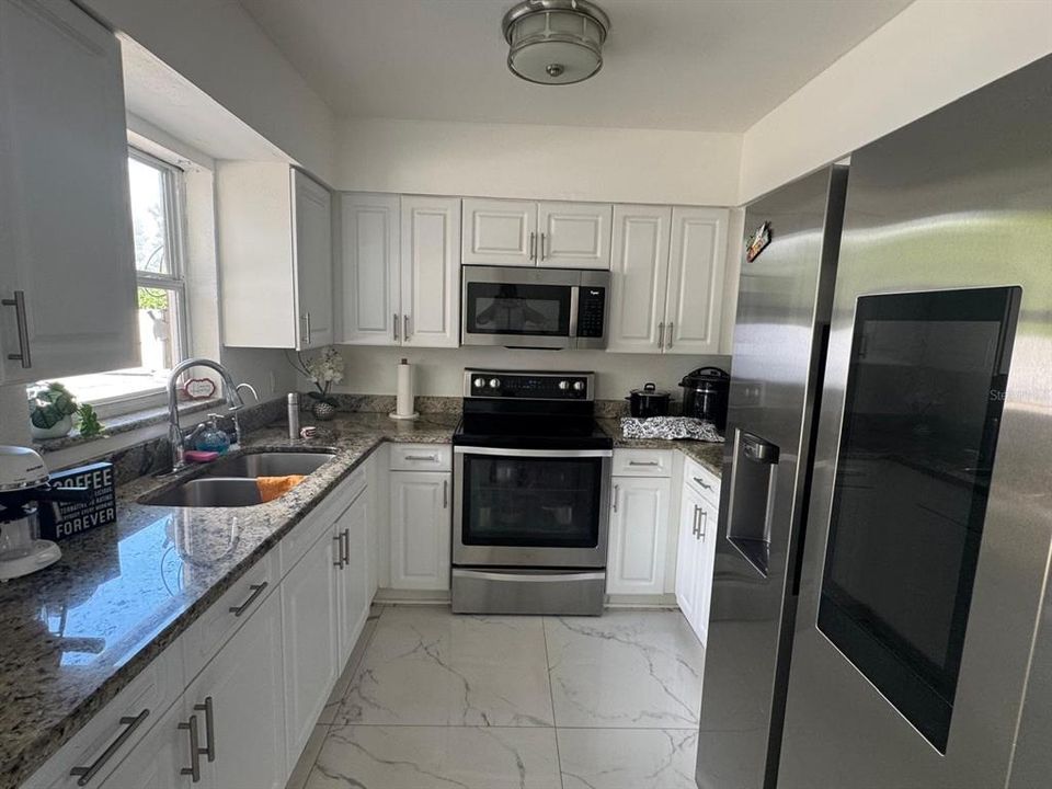 Active With Contract: $415,000 (4 beds, 2 baths, 1285 Square Feet)