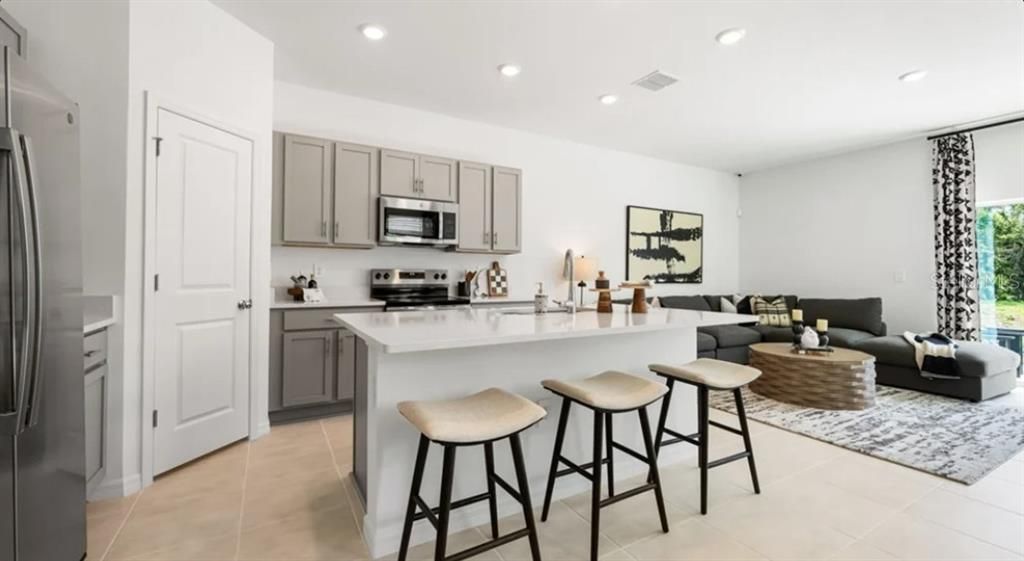 For Sale: $269,999 (3 beds, 2 baths, 1404 Square Feet)