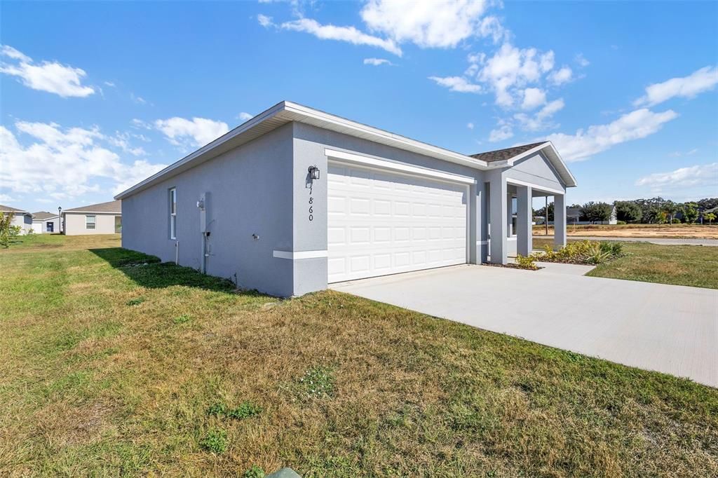 合同活跃: $249,990 (4 贝兹, 2 浴室, 1666 平方英尺)