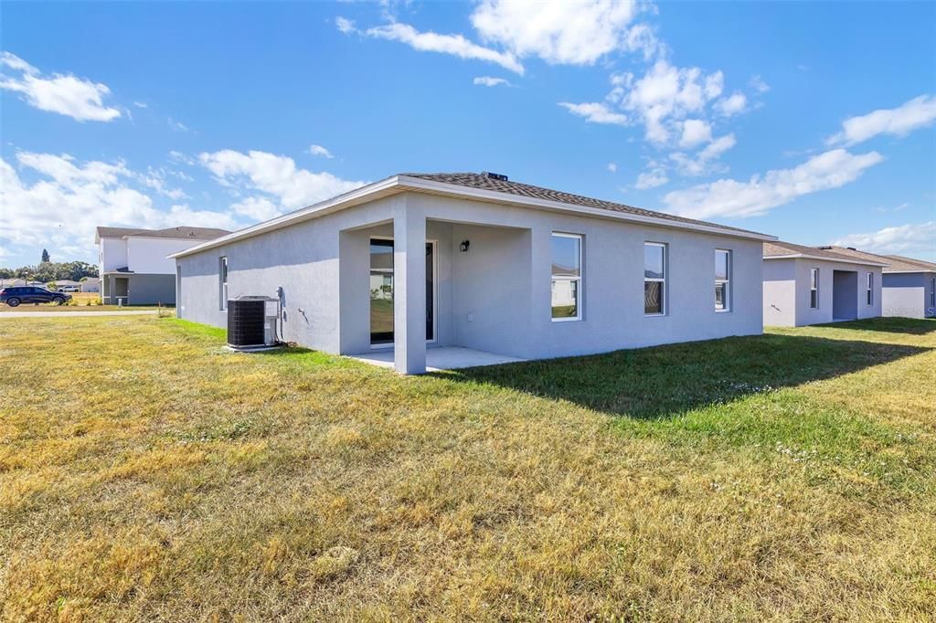 合同活跃: $249,990 (4 贝兹, 2 浴室, 1666 平方英尺)