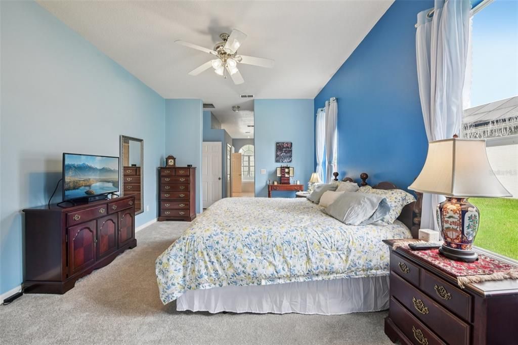 合同活跃: $620,000 (4 贝兹, 3 浴室, 2533 平方英尺)