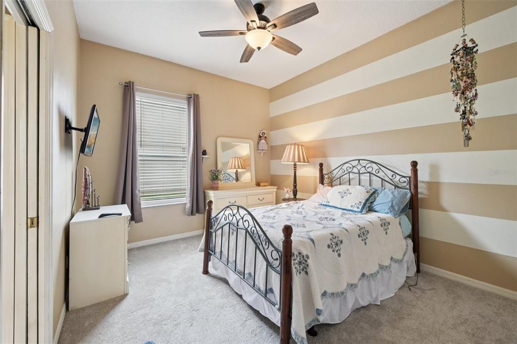 合同活跃: $620,000 (4 贝兹, 3 浴室, 2533 平方英尺)