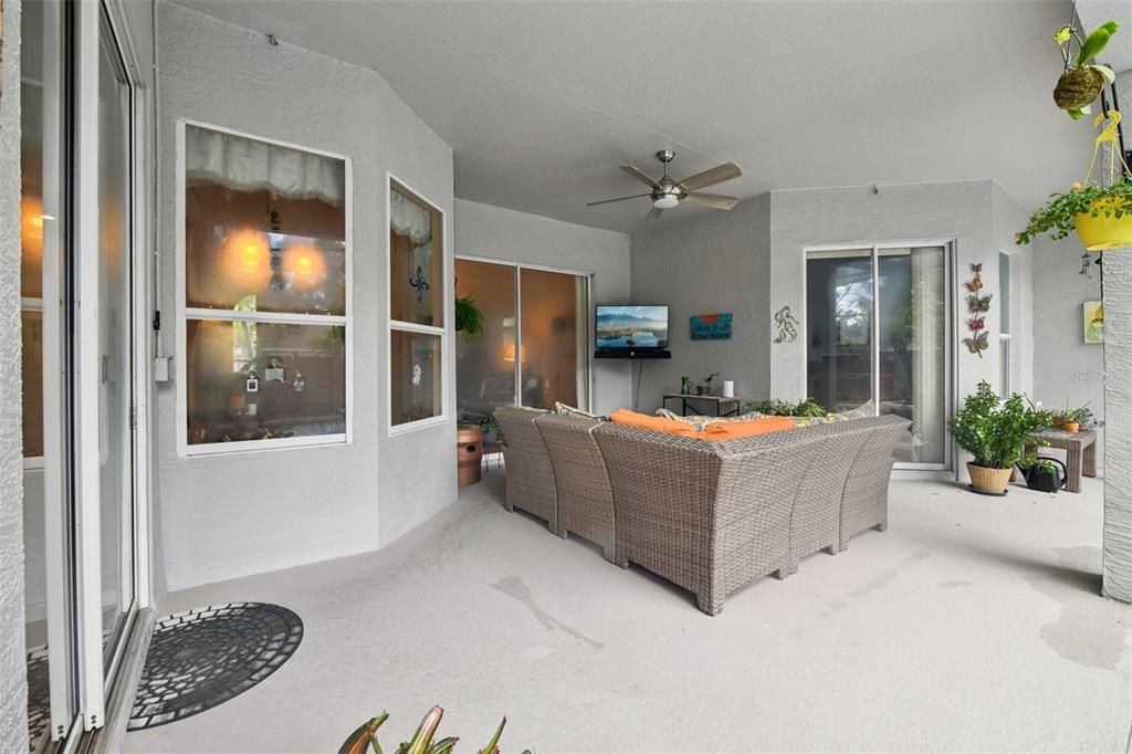 合同活跃: $620,000 (4 贝兹, 3 浴室, 2533 平方英尺)