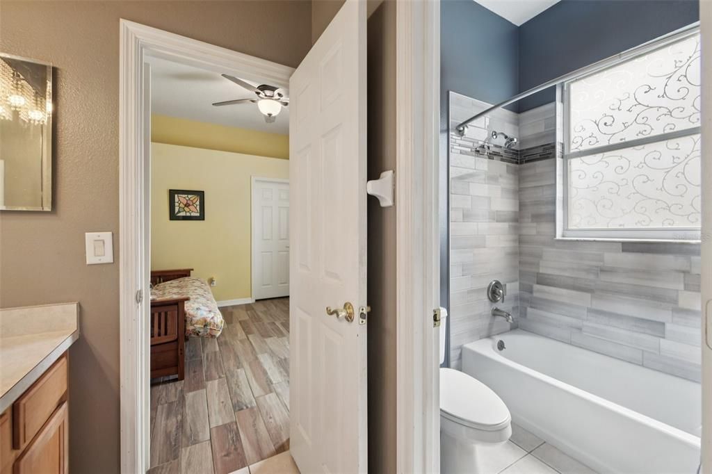 合同活跃: $620,000 (4 贝兹, 3 浴室, 2533 平方英尺)