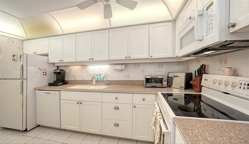 Activo con contrato: $449,000 (2 camas, 2 baños, 1068 Pies cuadrados)