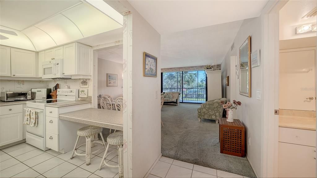 Activo con contrato: $449,000 (2 camas, 2 baños, 1068 Pies cuadrados)