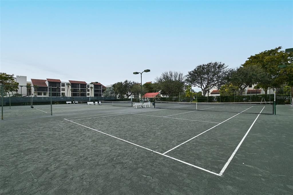 Activo con contrato: $449,000 (2 camas, 2 baños, 1068 Pies cuadrados)