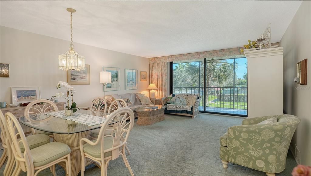Activo con contrato: $449,000 (2 camas, 2 baños, 1068 Pies cuadrados)