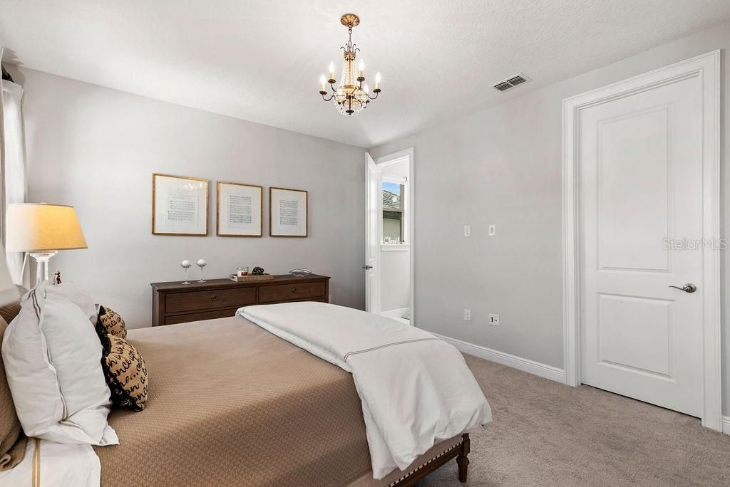 For Sale: $1,799,000 (6 beds, 6 baths, 5422 Square Feet)