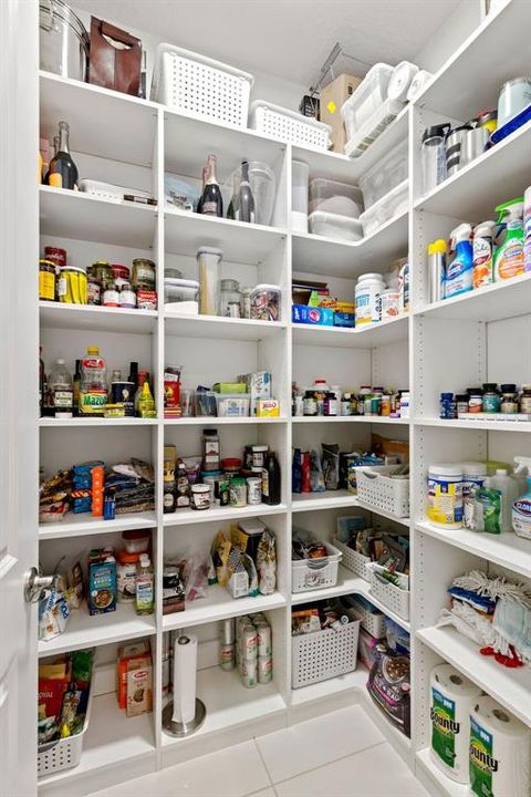 For Sale: $1,799,000 (6 beds, 6 baths, 5422 Square Feet)