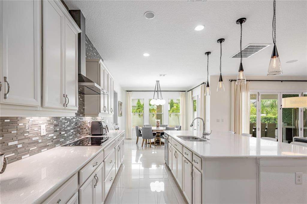 For Sale: $1,799,000 (6 beds, 6 baths, 5422 Square Feet)