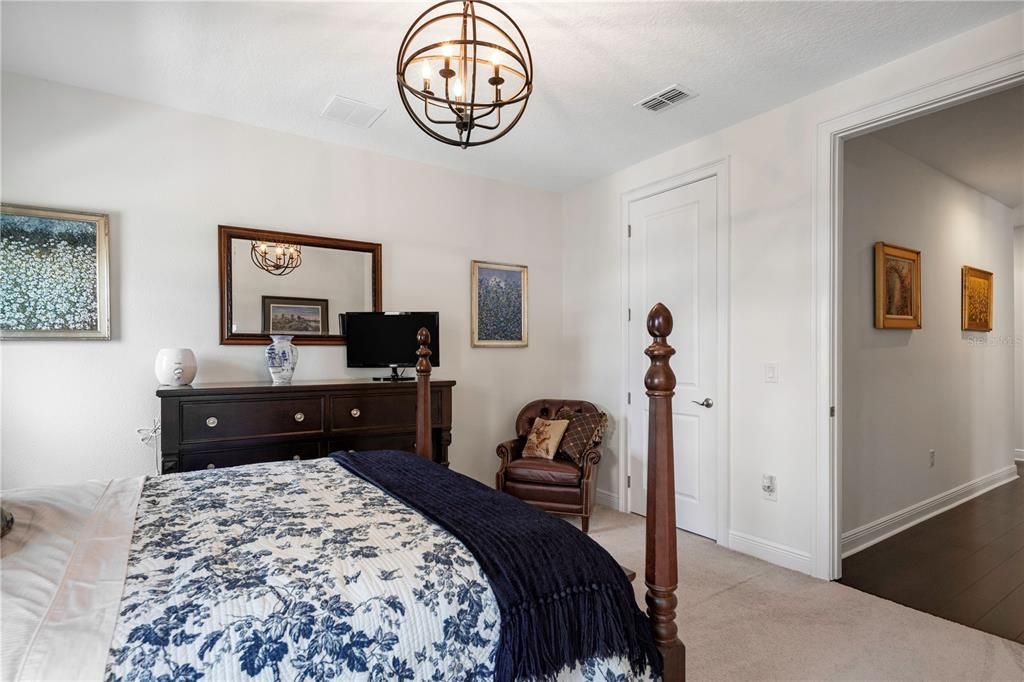 For Sale: $1,799,000 (6 beds, 6 baths, 5422 Square Feet)