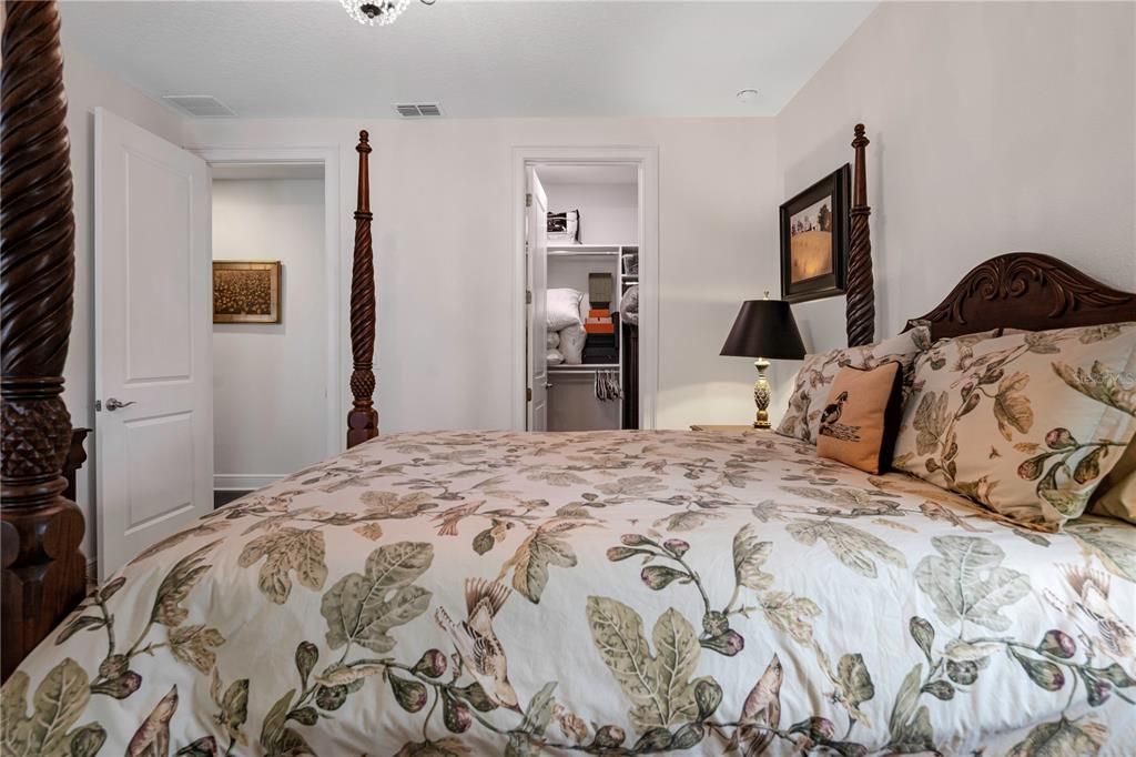 For Sale: $1,799,000 (6 beds, 6 baths, 5422 Square Feet)