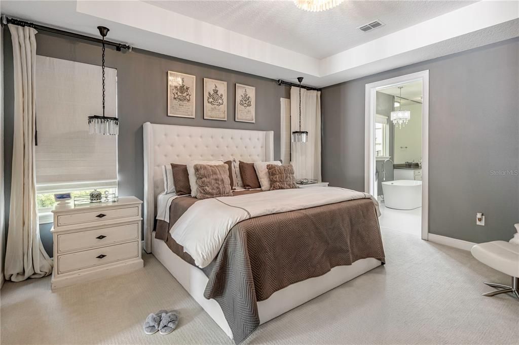 For Sale: $1,799,000 (6 beds, 6 baths, 5422 Square Feet)