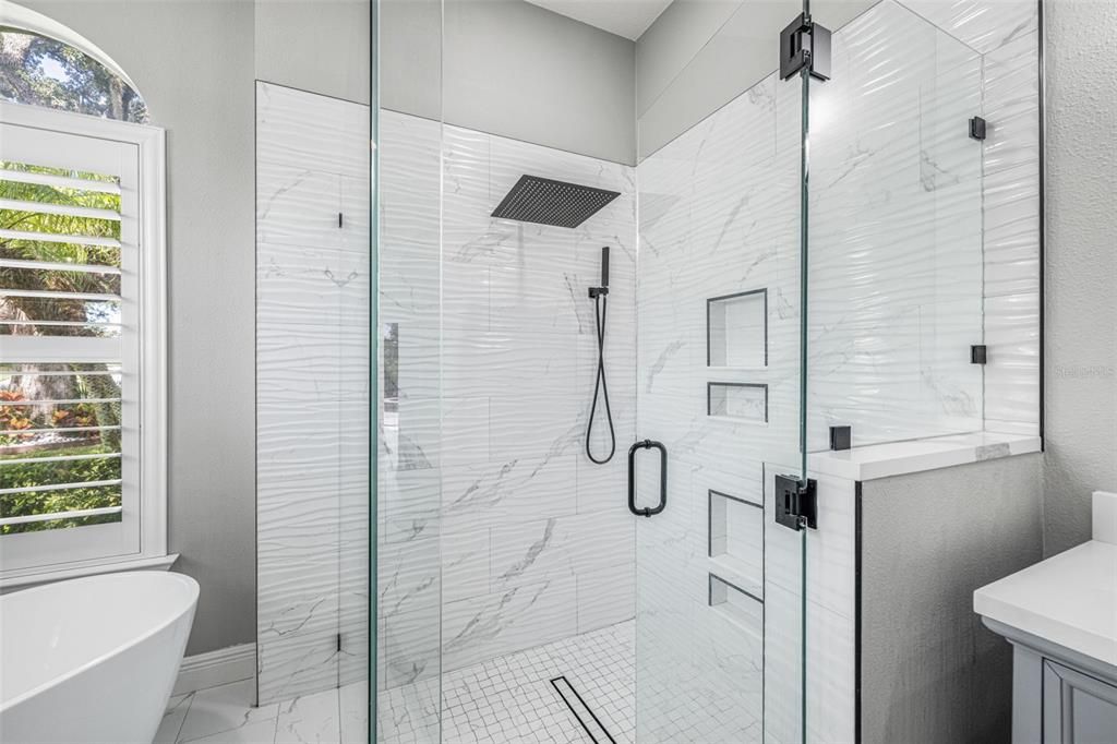 Под контрактом: $750,000 (4 спален, 3 ванн, 3507 Квадратных фут)