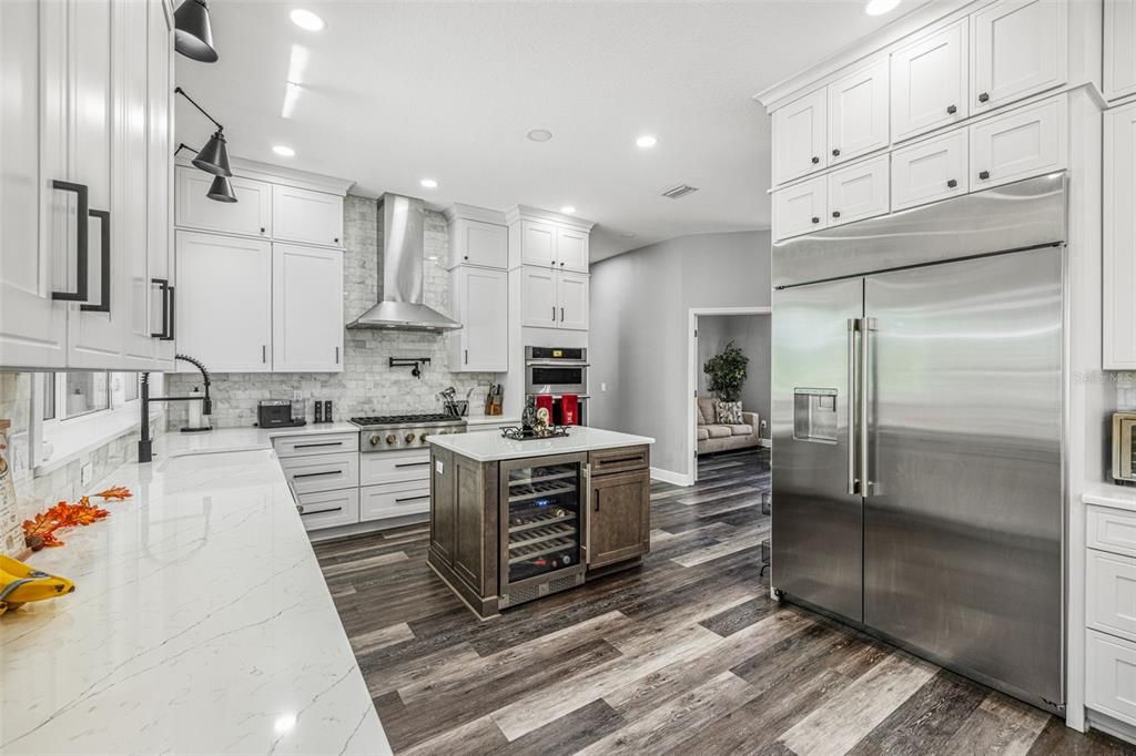 Под контрактом: $750,000 (4 спален, 3 ванн, 3507 Квадратных фут)