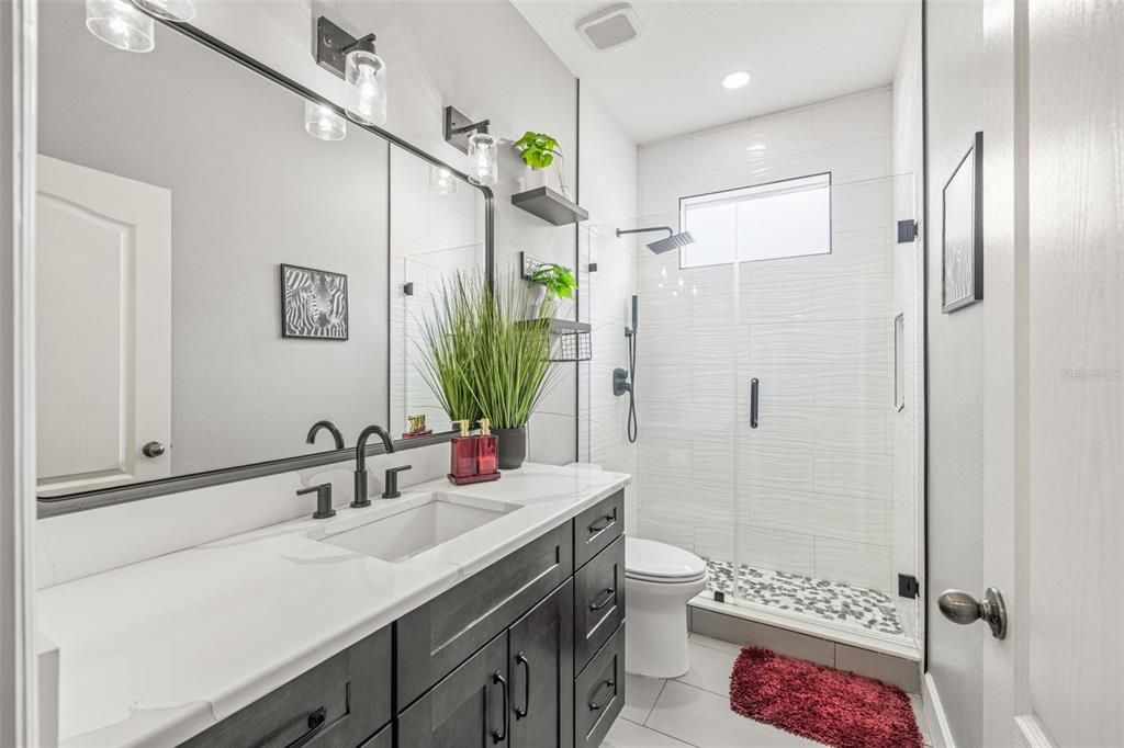 Под контрактом: $750,000 (4 спален, 3 ванн, 3507 Квадратных фут)