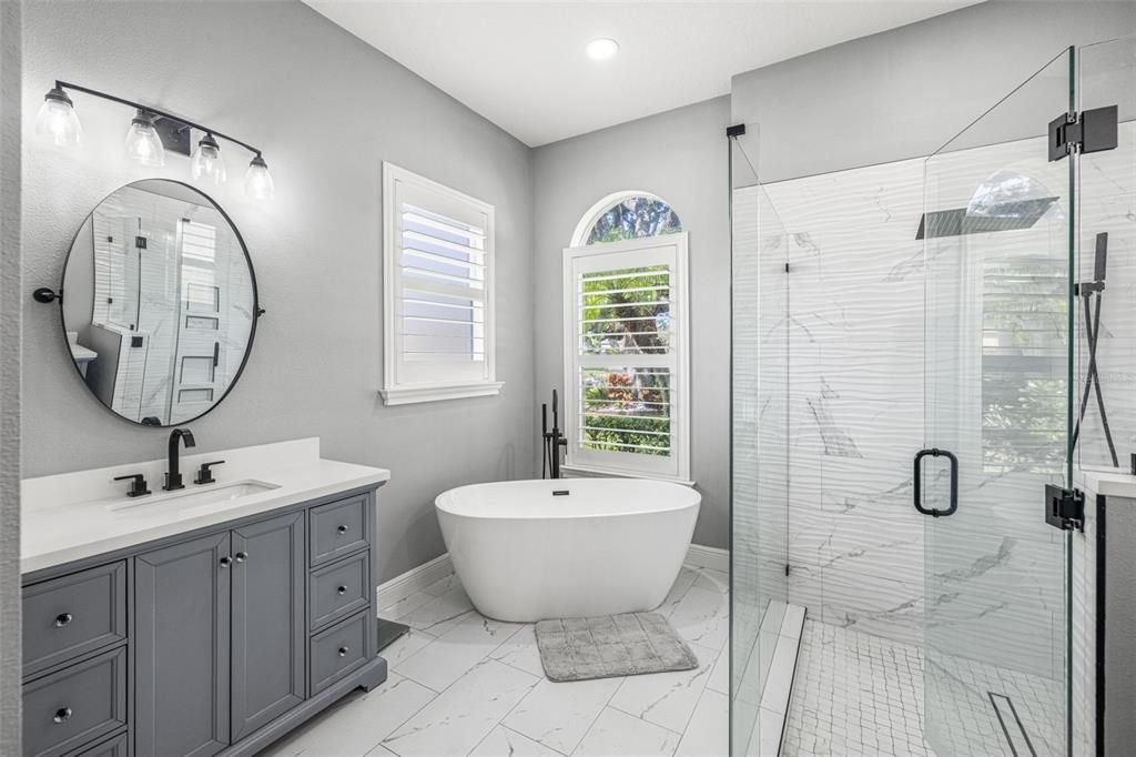 Под контрактом: $750,000 (4 спален, 3 ванн, 3507 Квадратных фут)