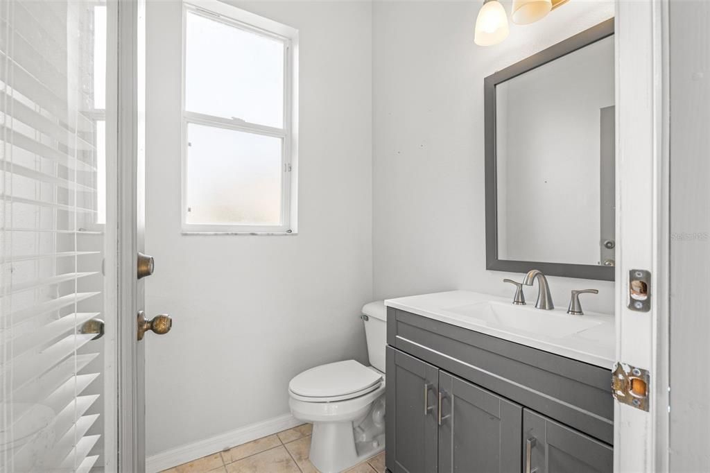 Под контрактом: $750,000 (4 спален, 3 ванн, 3507 Квадратных фут)