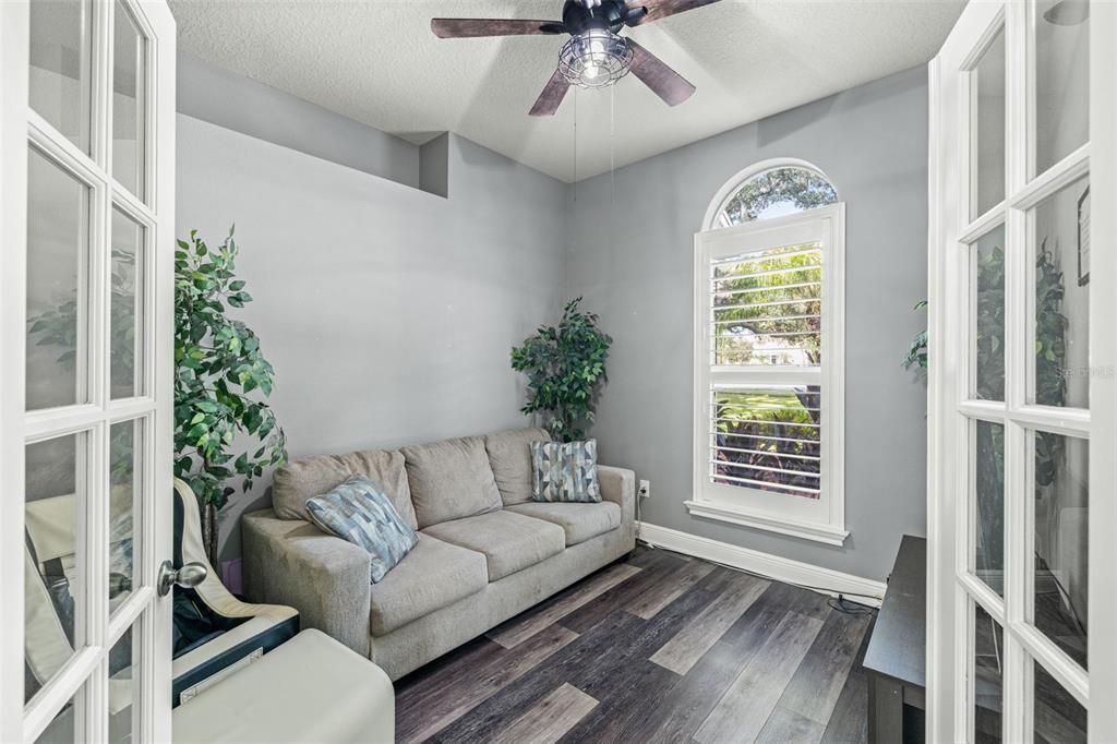 Под контрактом: $750,000 (4 спален, 3 ванн, 3507 Квадратных фут)