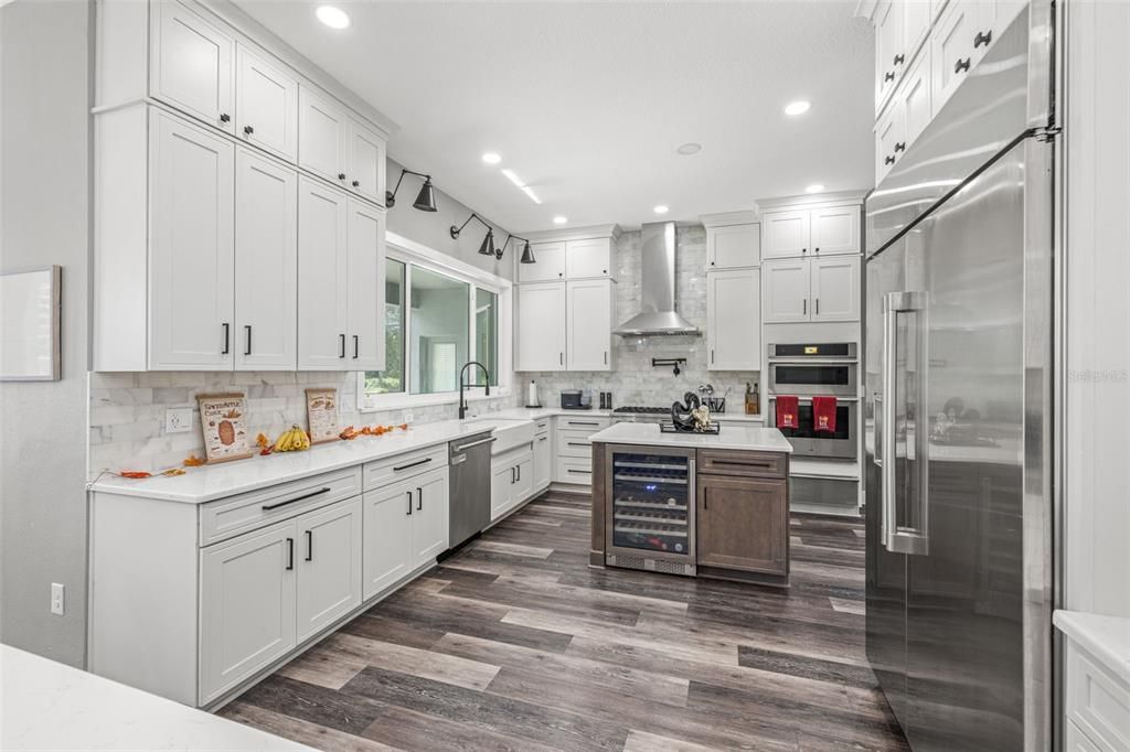 Под контрактом: $750,000 (4 спален, 3 ванн, 3507 Квадратных фут)