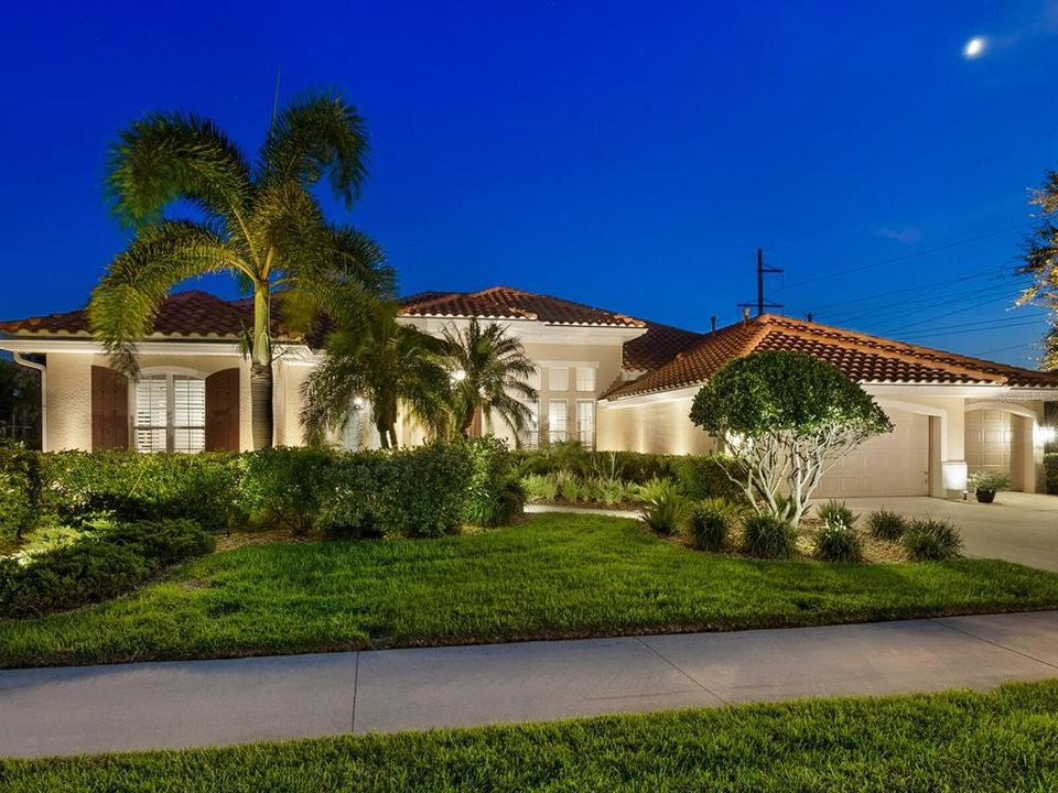 Active With Contract: $1,049,900 (4 beds, 4 baths, 3312 Square Feet)