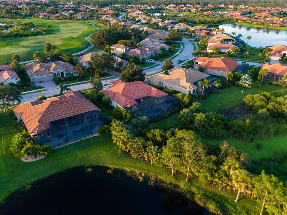 Active With Contract: $1,049,900 (4 beds, 4 baths, 3312 Square Feet)