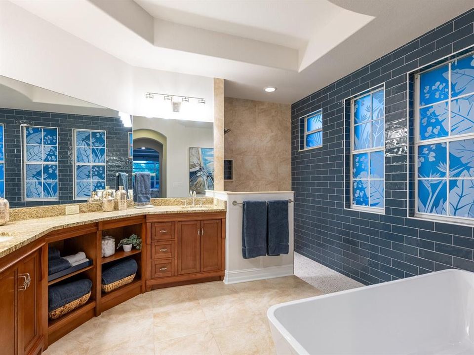 Active With Contract: $1,049,900 (4 beds, 4 baths, 3312 Square Feet)