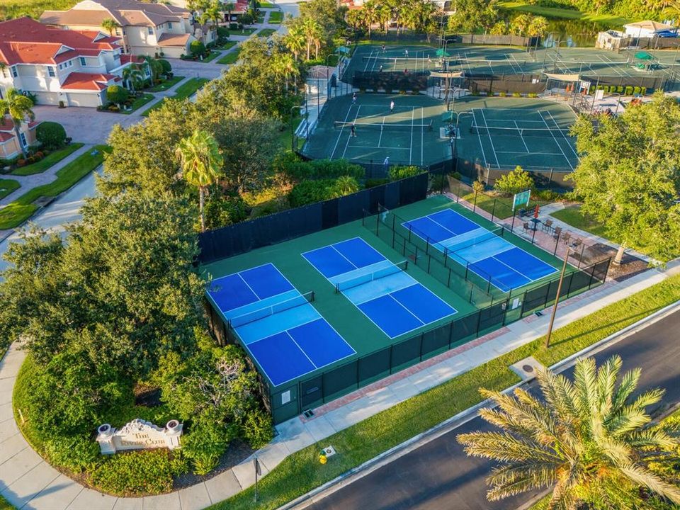 Active With Contract: $1,049,900 (4 beds, 4 baths, 3312 Square Feet)