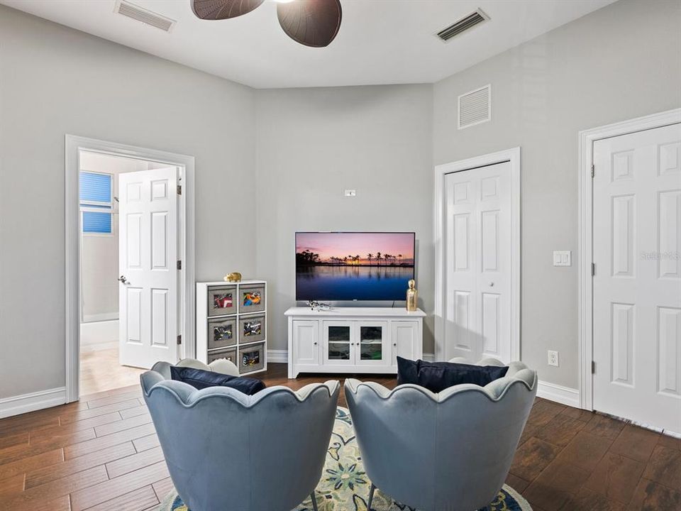 Active With Contract: $1,049,900 (4 beds, 4 baths, 3312 Square Feet)