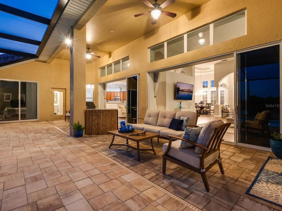 Active With Contract: $1,049,900 (4 beds, 4 baths, 3312 Square Feet)