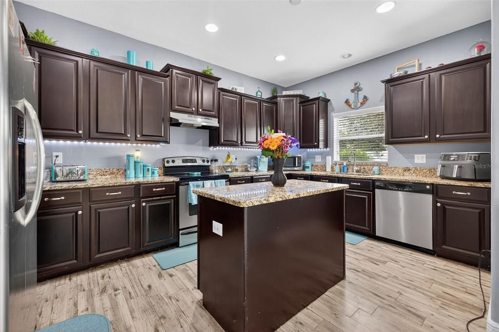 Active With Contract: $459,000 (4 beds, 2 baths, 2496 Square Feet)