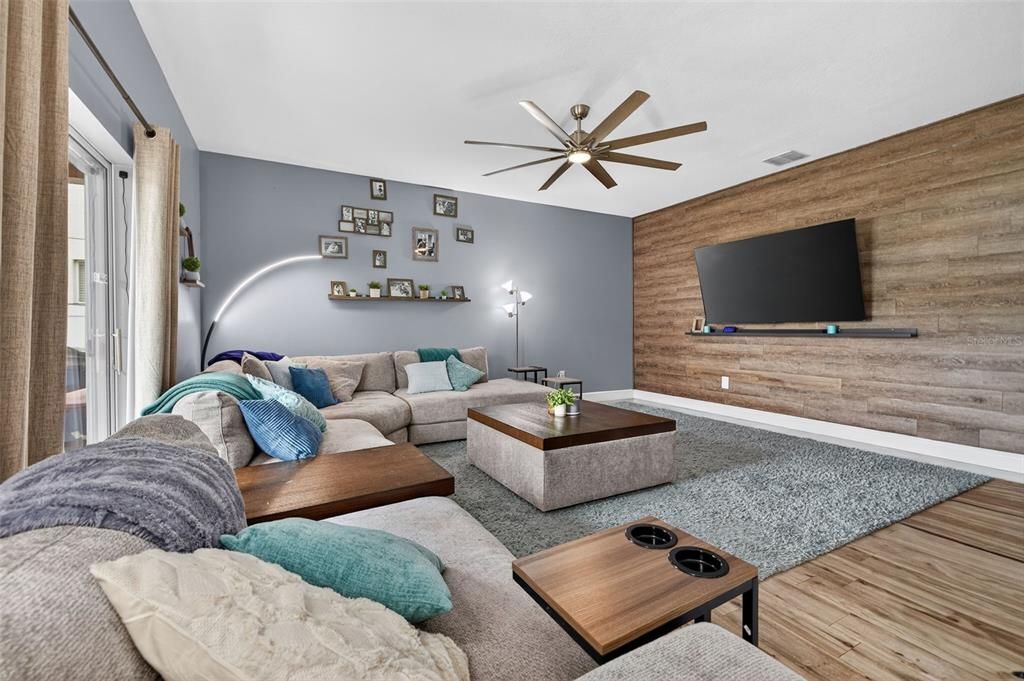 Active With Contract: $459,000 (4 beds, 2 baths, 2496 Square Feet)