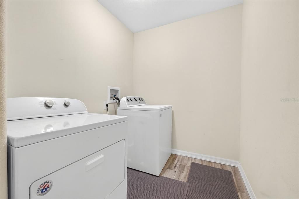 Active With Contract: $459,000 (4 beds, 2 baths, 2496 Square Feet)