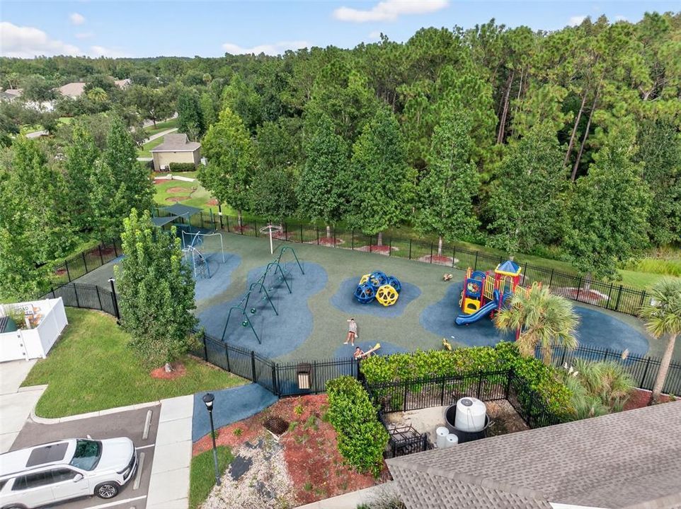 Active With Contract: $459,000 (4 beds, 2 baths, 2496 Square Feet)