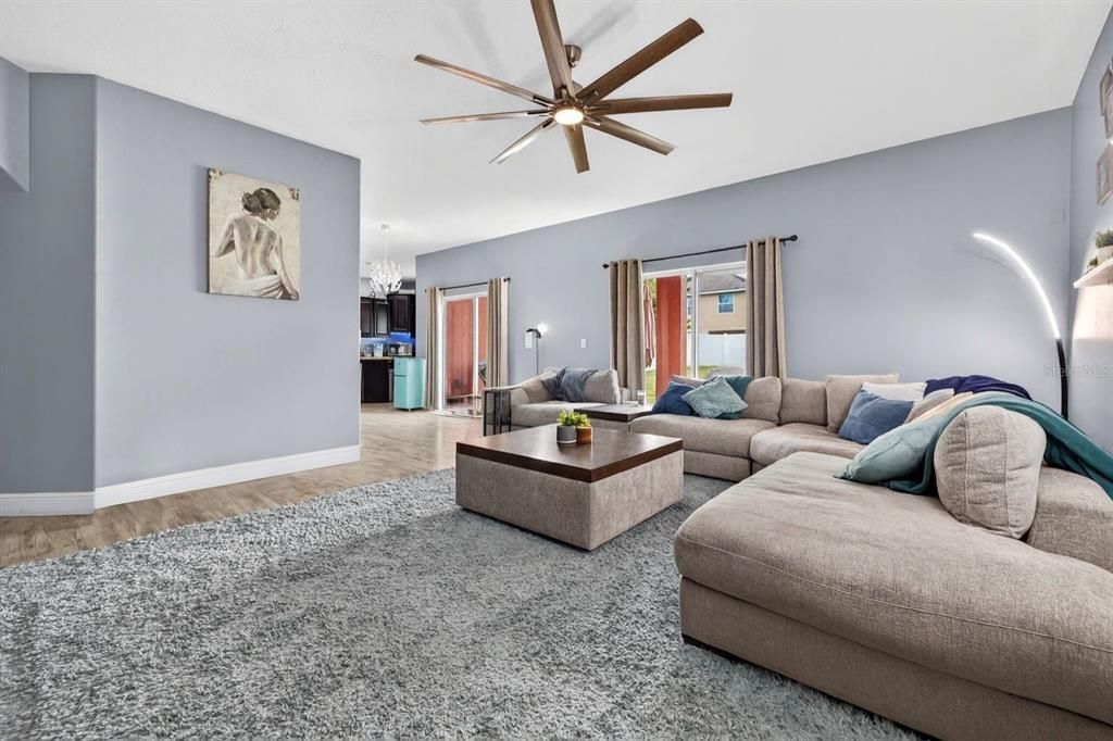 Active With Contract: $459,000 (4 beds, 2 baths, 2496 Square Feet)