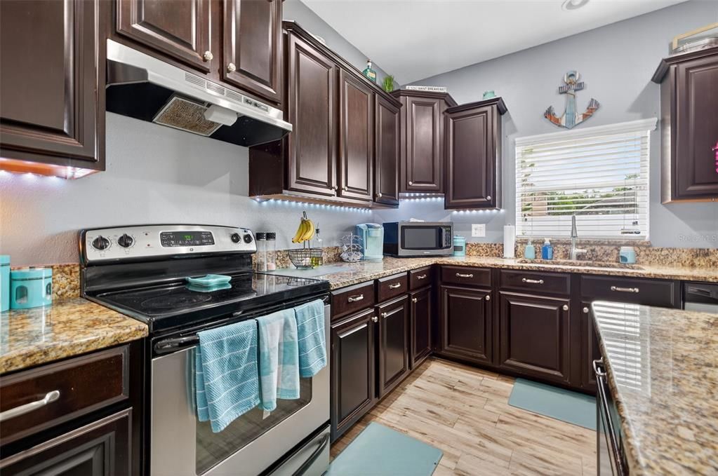 Active With Contract: $459,000 (4 beds, 2 baths, 2496 Square Feet)