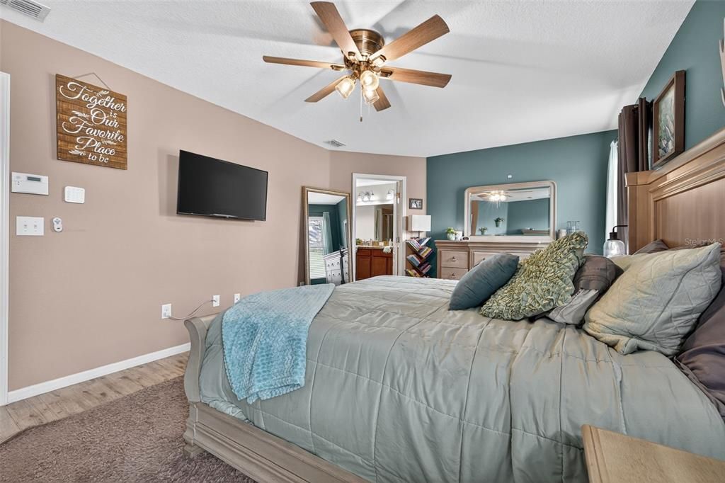 Active With Contract: $459,000 (4 beds, 2 baths, 2496 Square Feet)