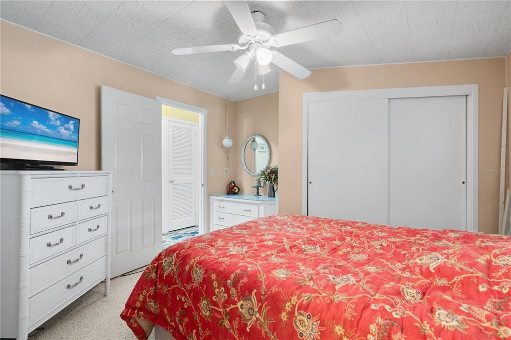 For Sale: $200,000 (2 beds, 2 baths, 1248 Square Feet)