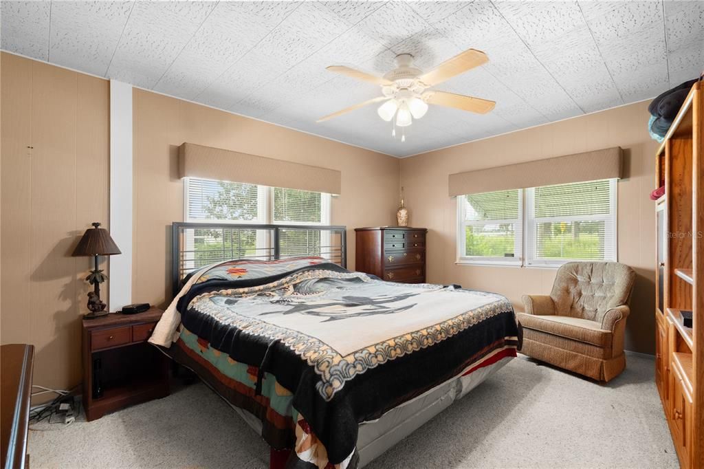 For Sale: $200,000 (2 beds, 2 baths, 1248 Square Feet)