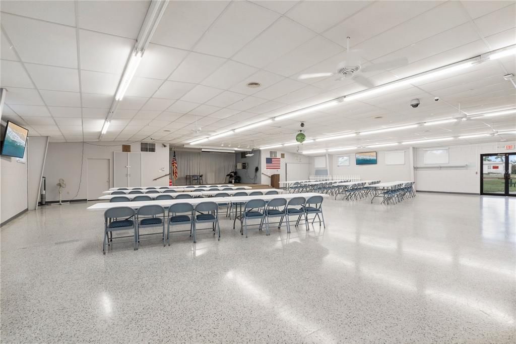 For Sale: $200,000 (2 beds, 2 baths, 1248 Square Feet)